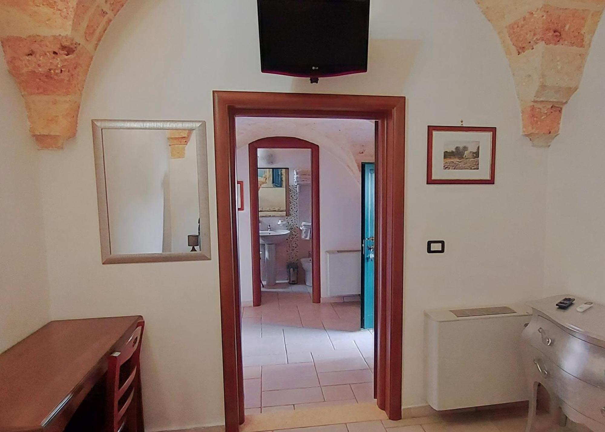 Masseria San Nicola B&B Torre Santa Susanna Exterior photo